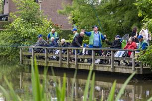 Zorgbewoners genieten bij Samen VISsen in Duiven